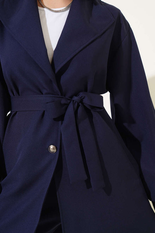 بدلة مكونة من قطعتين بحزام مزدوج الصدر باللون الأزرق الداكن