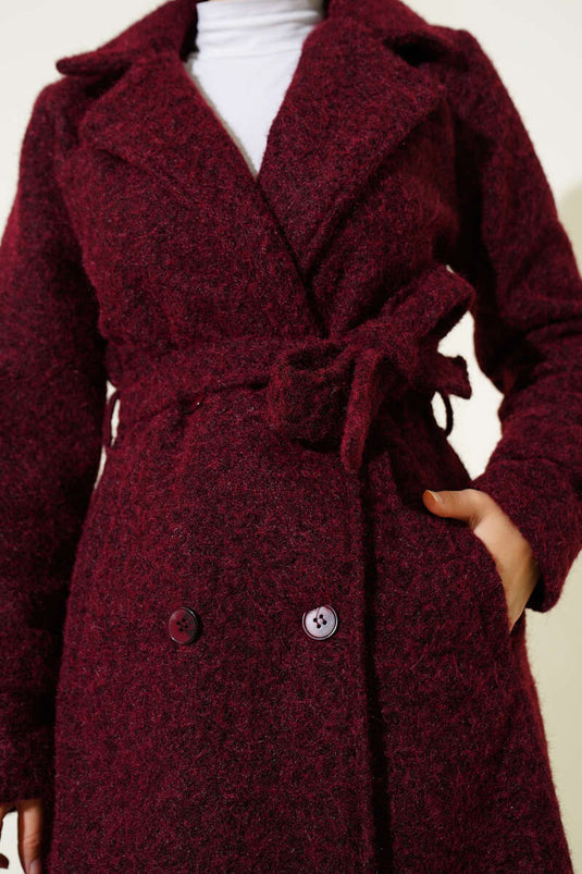 Manteau croisé en cachemire avec ceinture bordeaux