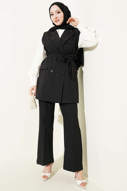 Ensemble avec gilet ceinturé à col croisé noir