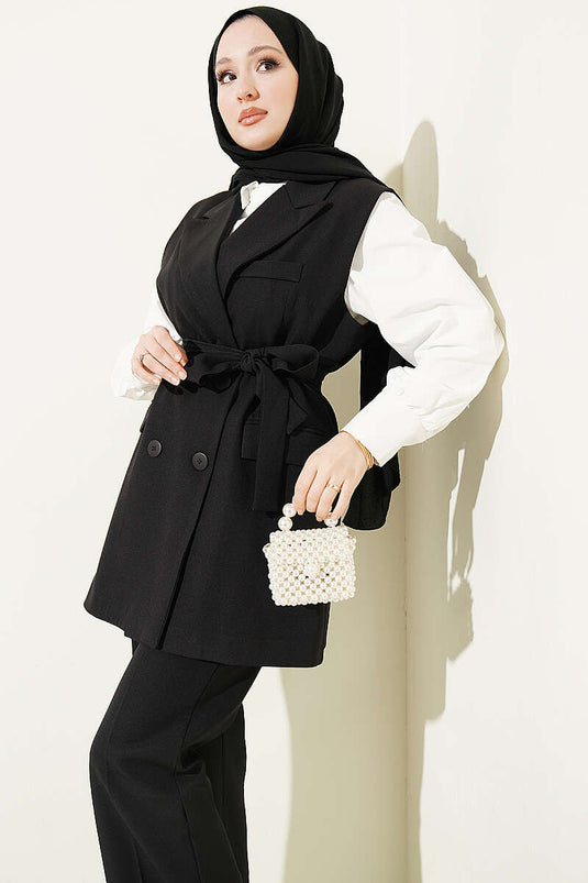 Ensemble avec gilet ceinturé à col croisé noir
