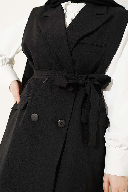 Ensemble avec gilet ceinturé à col croisé noir