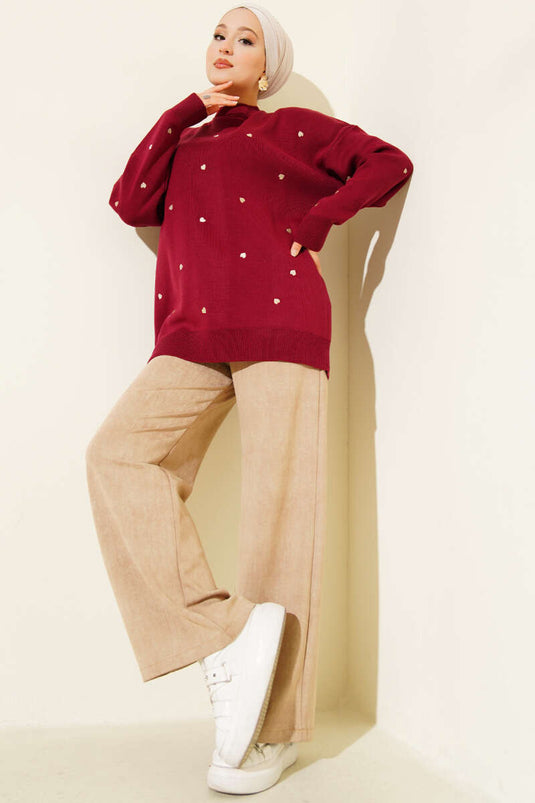 سترة تريكو مطرزة على شكل قلب صغير، لون عنابي