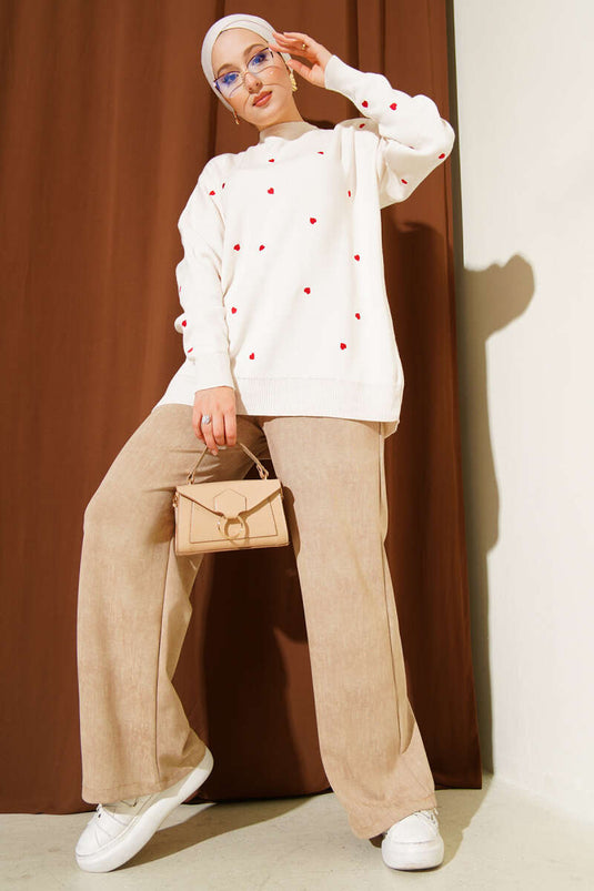 سترة محبوكة مطرزة على شكل قلب صغير من الحجر