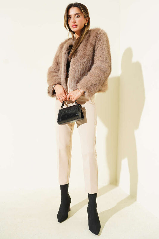 Manteau court à détails en fourrure, marron