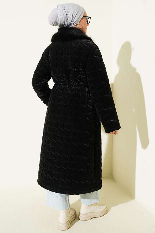 Manteau matelassé long à fermeture éclair avec col en fourrure noire