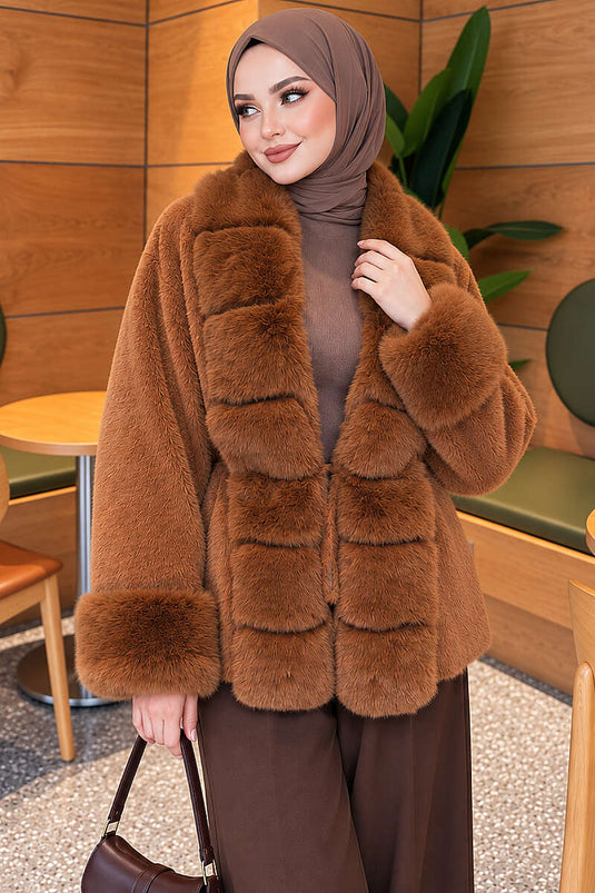 Manteau En Angora Avec Ceinture Et Détail En Fourrure Couleur Camel