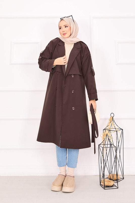 Trench-coat marron avec ceinture et épaulettes détaillées