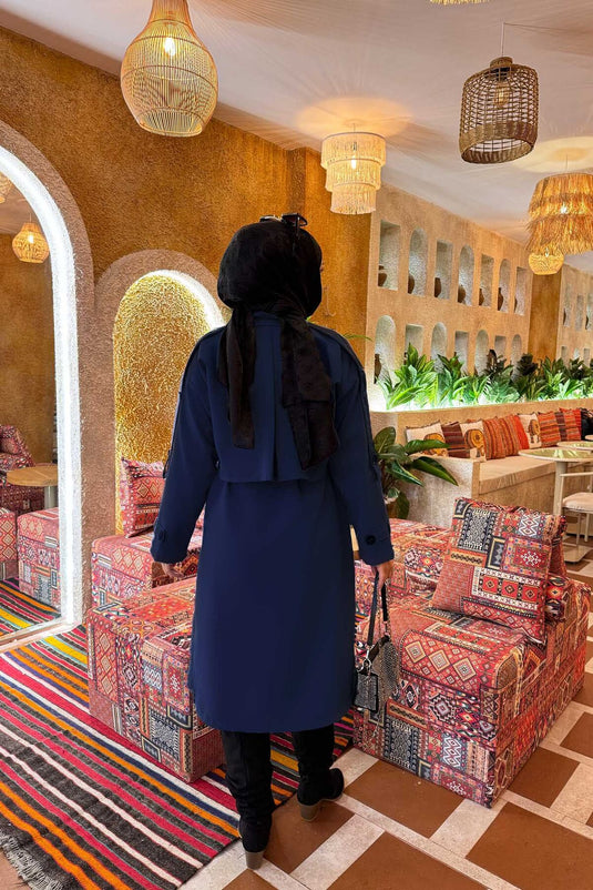 معطف ترنش مع أكتاف وتفاصيل حزام، أزرق داكن