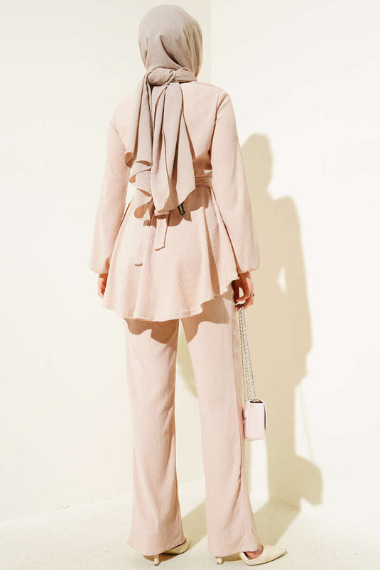 طقم تونيك كريب مطاطي بخصر محزم من قطعتين، بيج