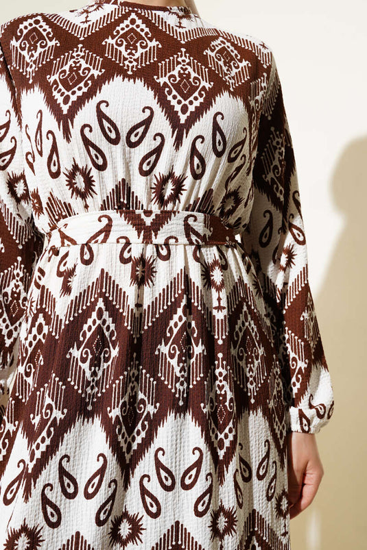 فستان كريب منقوش مطاطي مع حزام خصر، بني