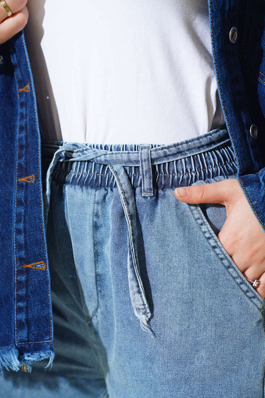 Jeans mit elastischem Bund und Gürtel Denim-Blau