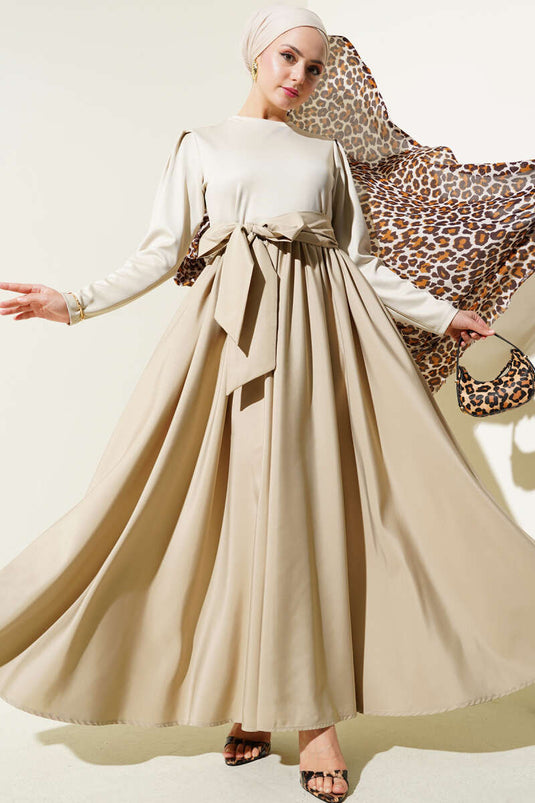 فستان مولانا المزين بحزام باللون البيج