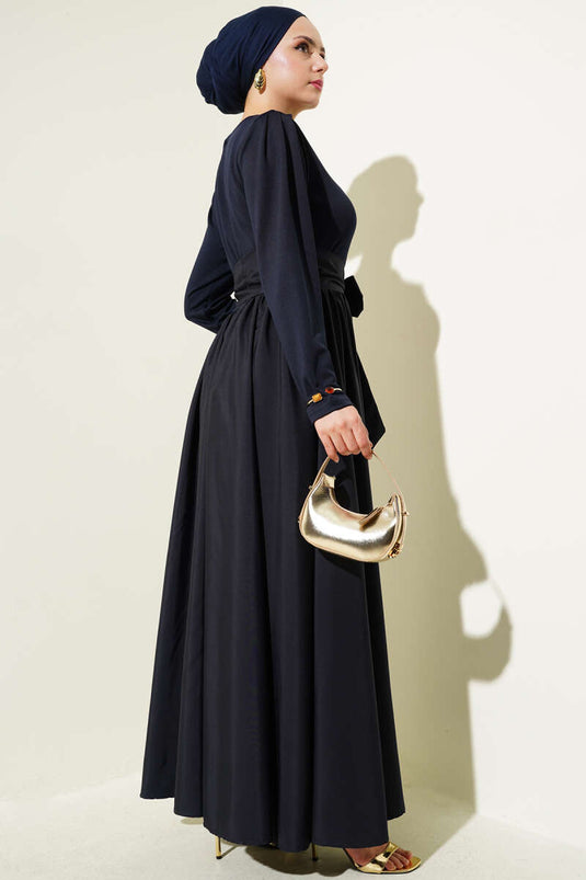 فستان مولانا المزين بحزام باللون الأزرق الداكن