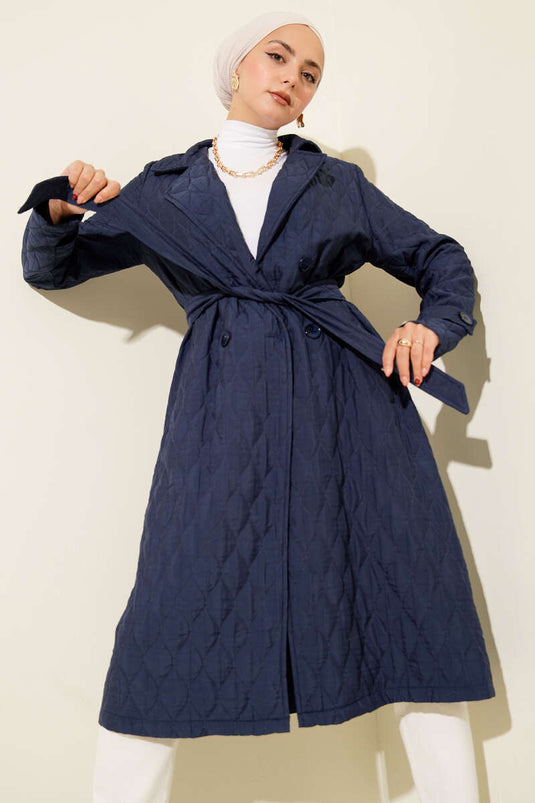 عباءة مبطنة بحزام باللون الأزرق الداكن