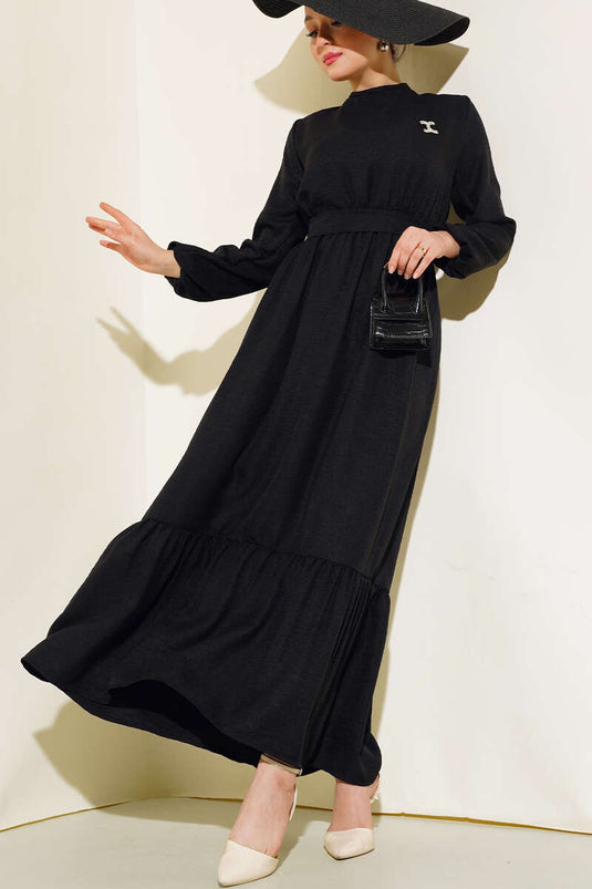 فستان من الكتان بحزام أسود