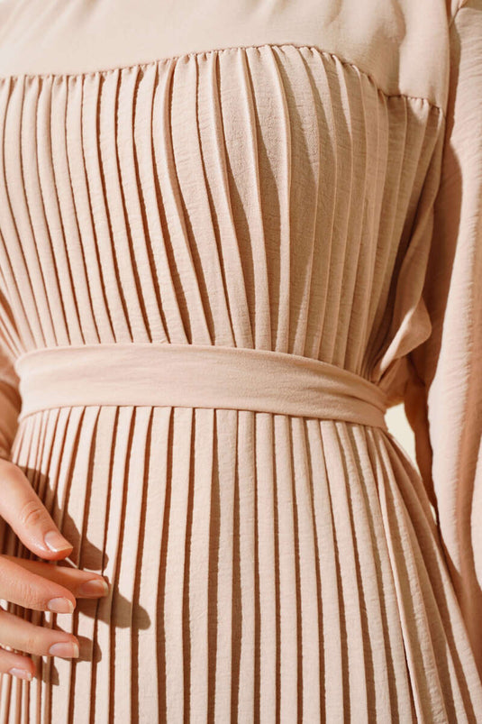 Robe princesse plissée ceinturée couleur pierre