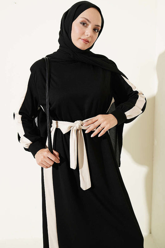 Vestido De Rayas Con Cinturón Negro