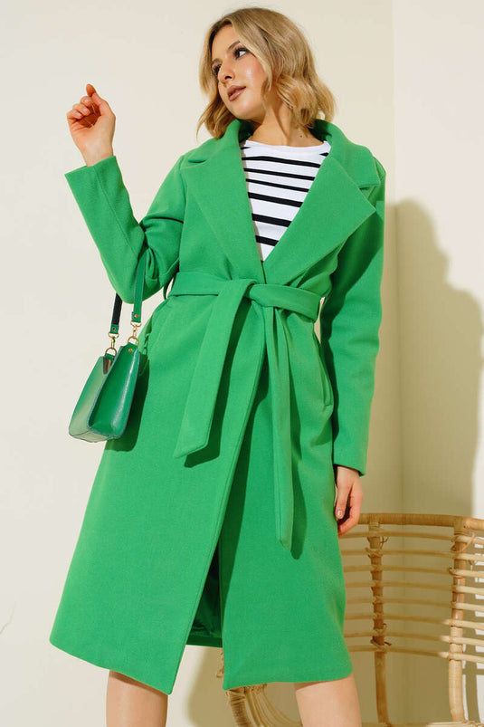 Manteau long en cachemire vert avec ceinture