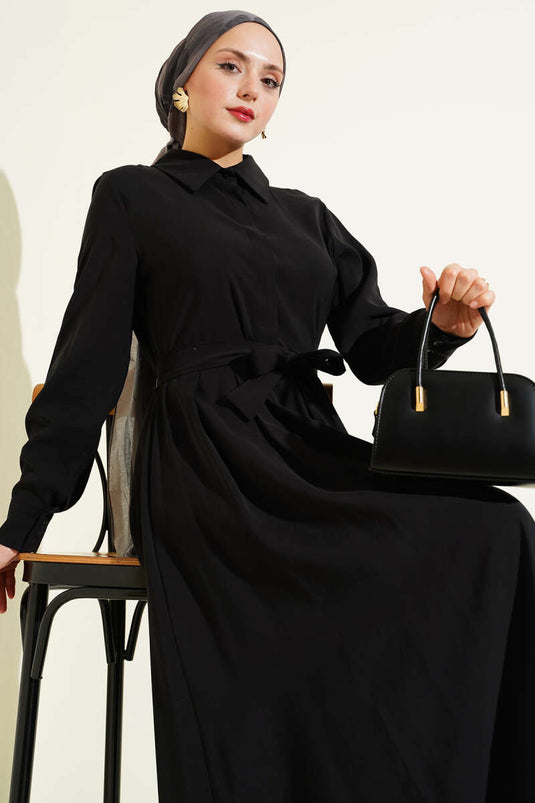 Robe en tissu Tensel à col montant avec ceinture et boutons, noire