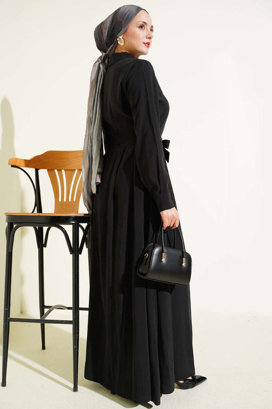 Robe en tissu Tensel à col montant avec ceinture et boutons, noire