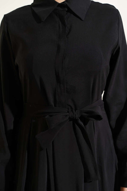 Robe en tissu Tensel à col montant avec ceinture et boutons, noire