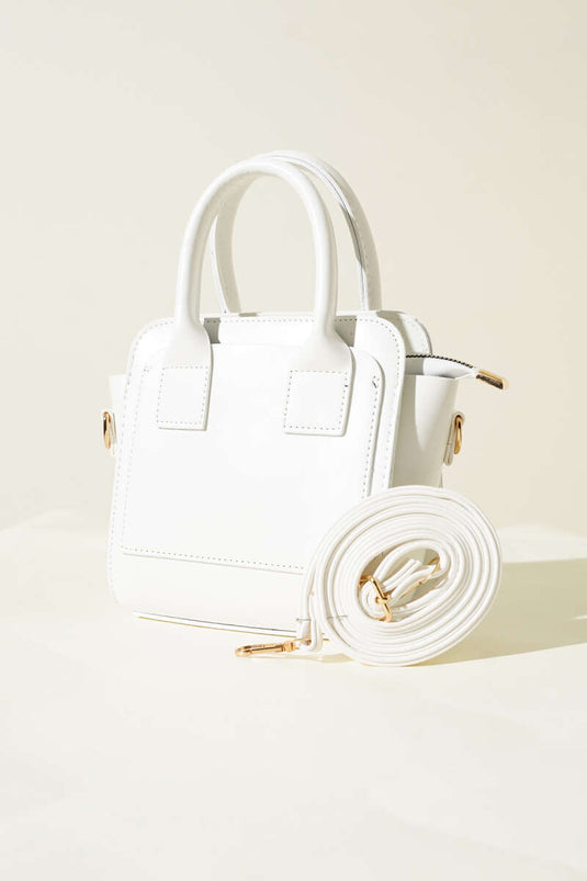 حقيبة يد نموذج صندوقي باللون الأبيض