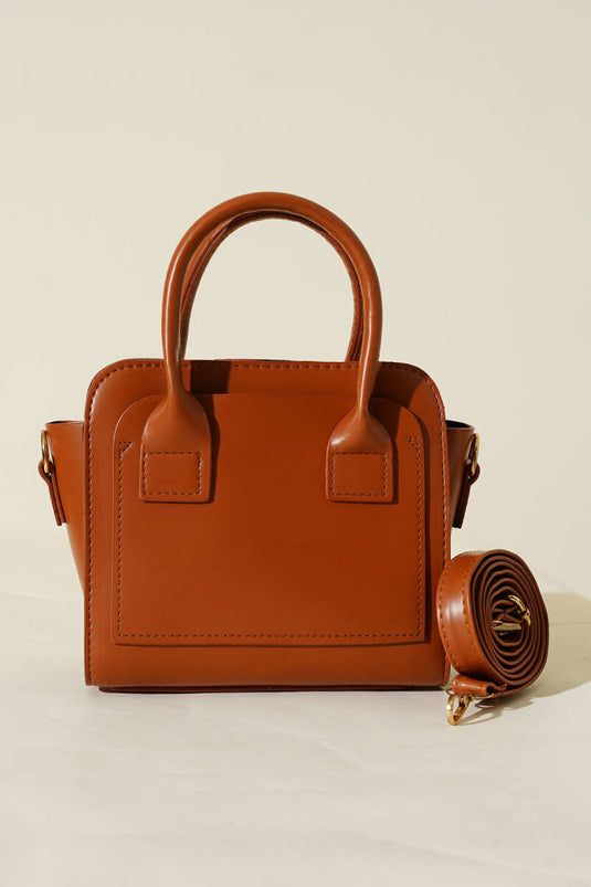 حقيبة يد نموذج صندوقية باللون البني