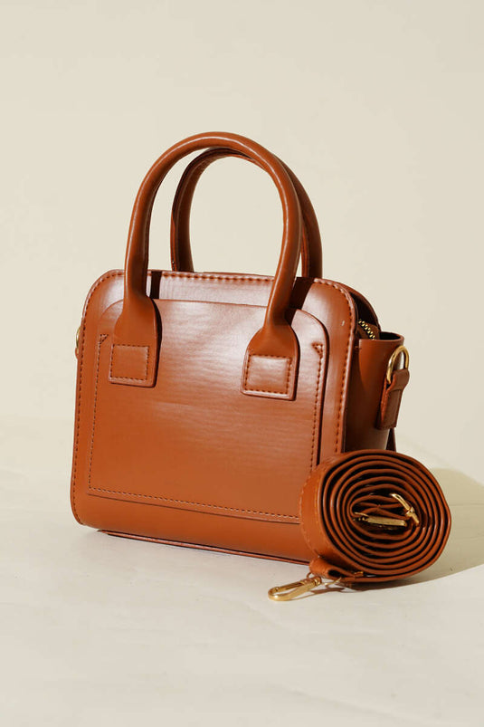 حقيبة يد نموذج صندوقية باللون البني