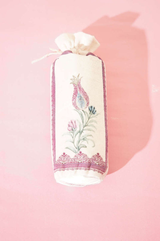 سجادة صلاة مزخرفة بنقشة الزنبق مع كيس باللون البنفسجي البيج