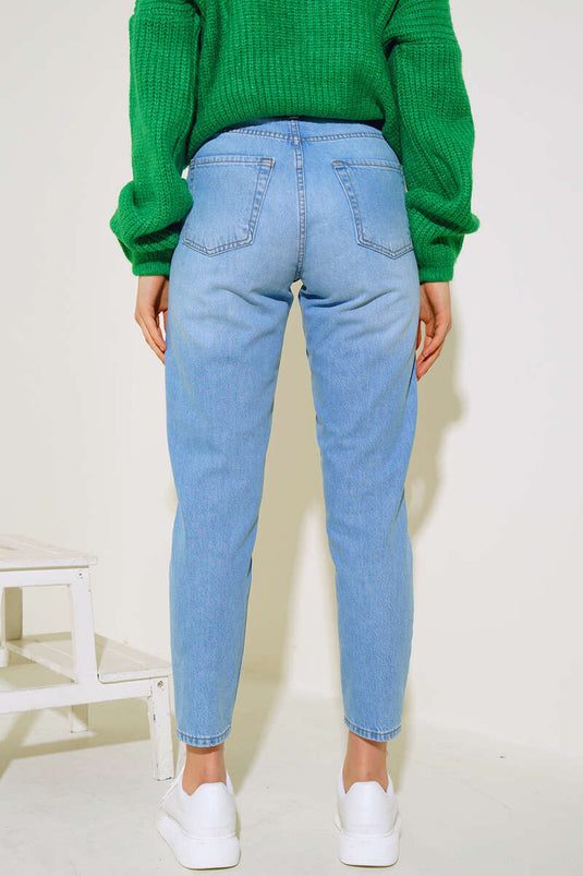 بنطال جينز ممزق بالليزر باللون الأزرق الجليدي