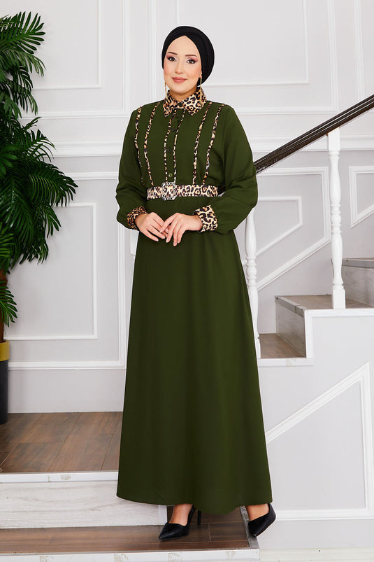 Hijab-Kleid mit Hemdkragen und Leopardenmuster in Khaki