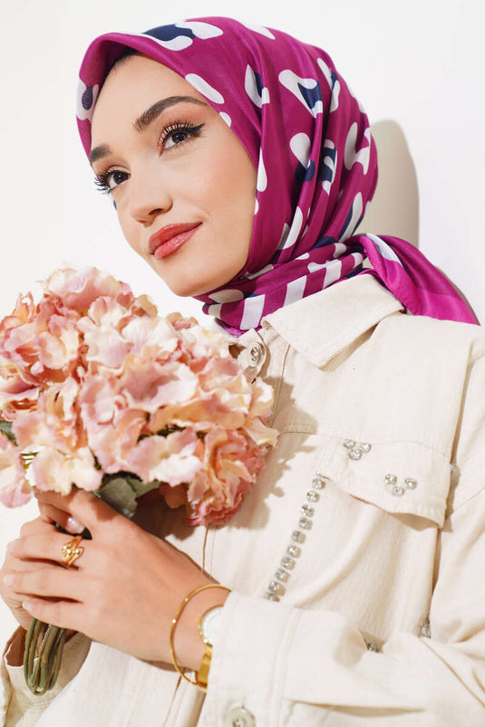 وشاح ناعم مخطط بنقشة جلد النمر باللون الفوشيا