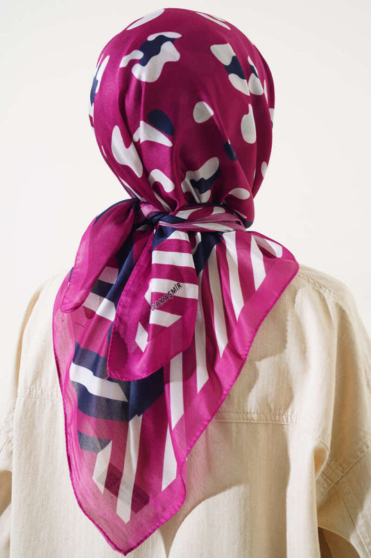 وشاح ناعم مخطط بنقشة جلد النمر باللون الفوشيا