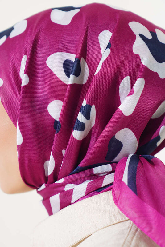 وشاح ناعم مخطط بنقشة جلد النمر باللون الفوشيا