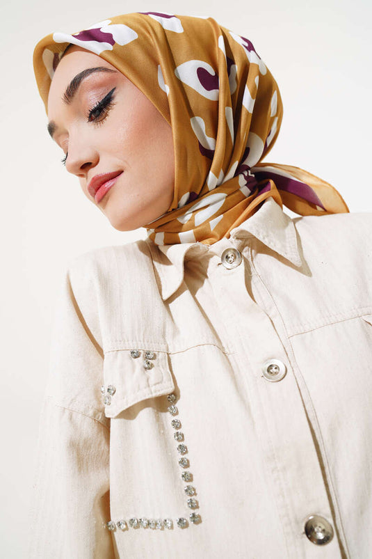 وشاح ناعم مخطط بنقشة جلد النمر باللون الأخضر الزيتي