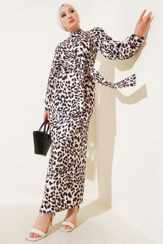 Robe à motif léopard avec ceinture nouée