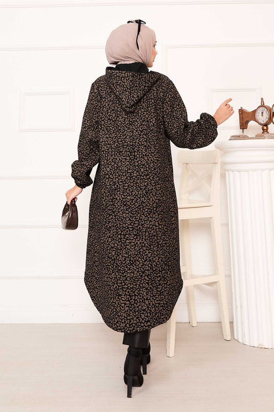 غطاء كاش بنقشة الفهد وبأزرار - قهوة