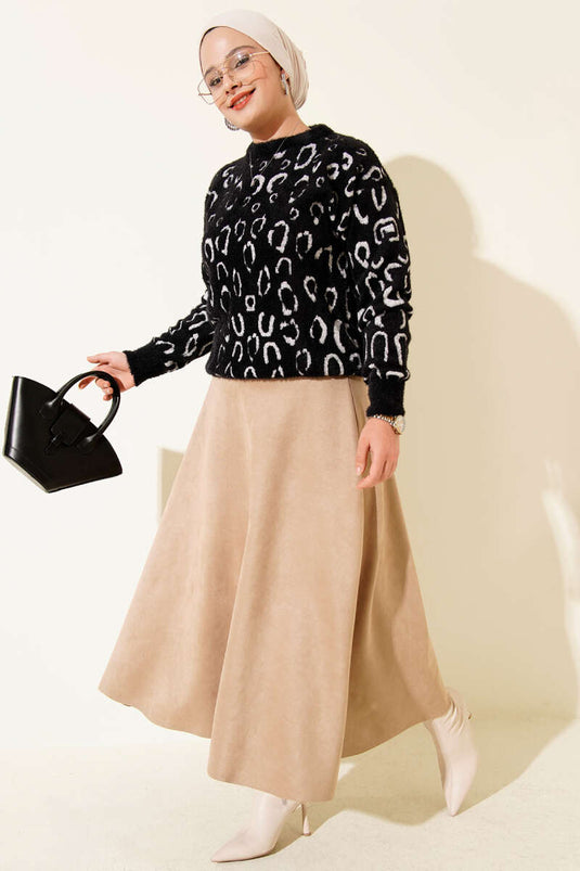 سترة لحية بنقشة جلد النمر باللونين الأسود والأبيض