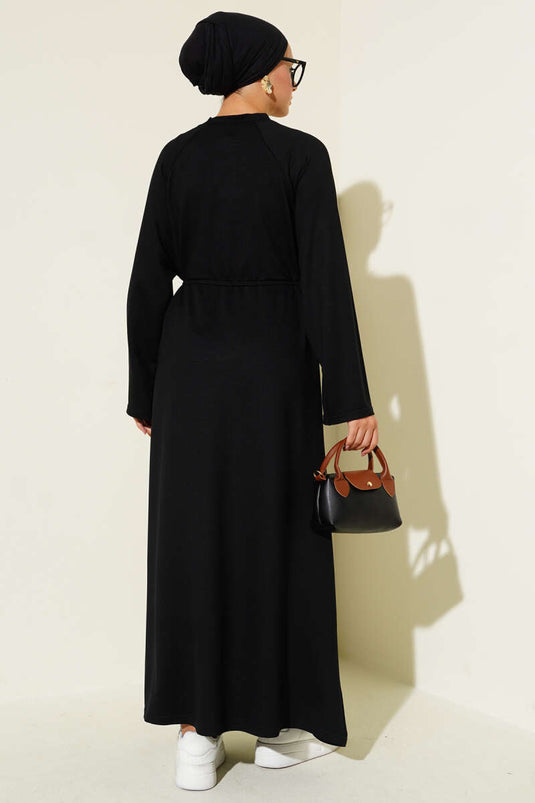 Loyşa Schwarzes Kleid mit dekorativen Ärmeln und Seilgürtel