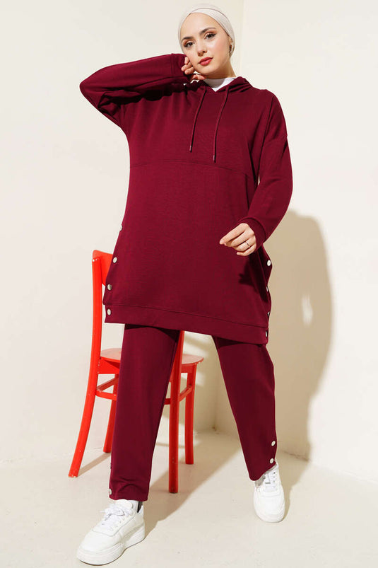 بدلة مزدوجة من Loysha ذات أزرار جانبية باللون الأحمر الداكن