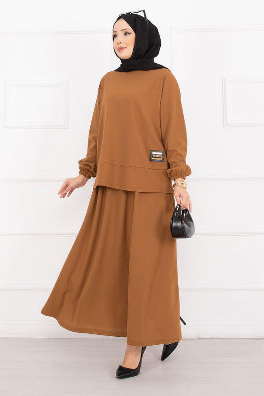 Ensemble jupe et hijab Luvia orné de détails dorés, couleur beige