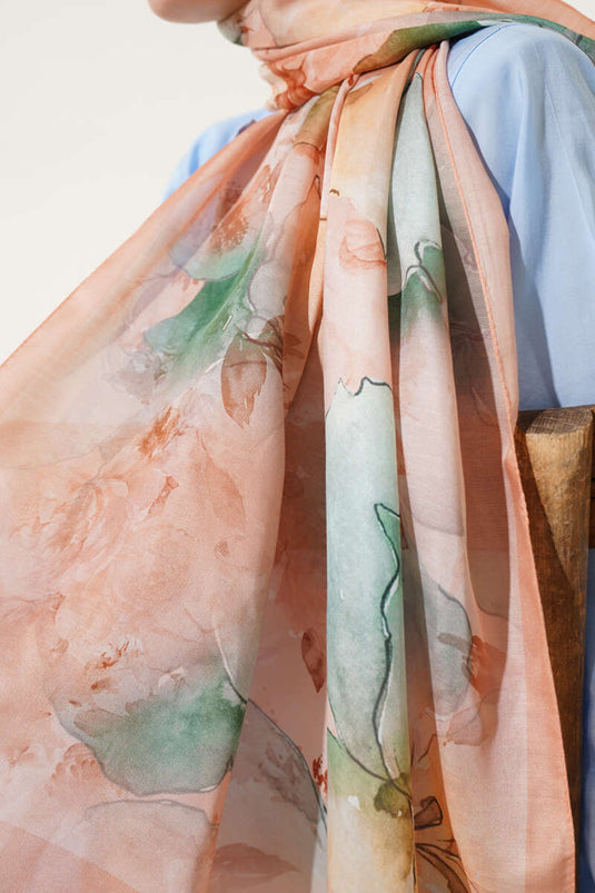 وشاح ميري الناعم بنقوش، لون جملي