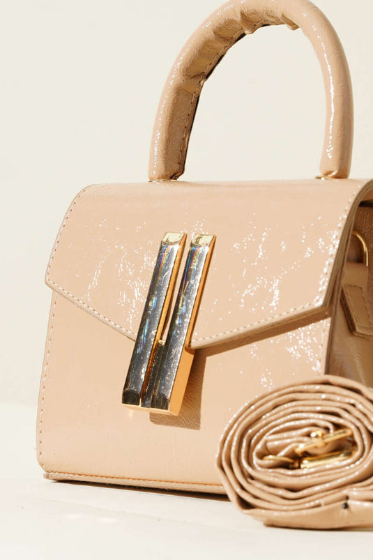 Borsa quadrata Latte con dettaglio emblema in metallo