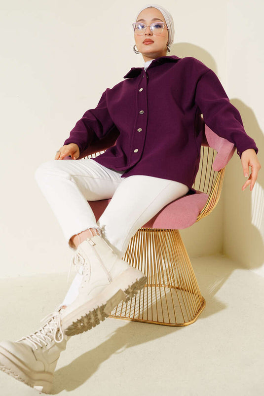 Veste à boutons-pression en métal violette