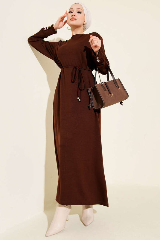 فستان برباط أمامي مزين بأزرار معدنية، بني