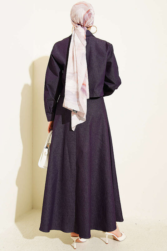Ensemble jupe salopette en jean avec veste à boutons métalliques violet