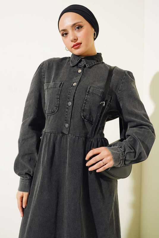 Robe En Jean Avec Poche Boutonnée En Métal Fumé