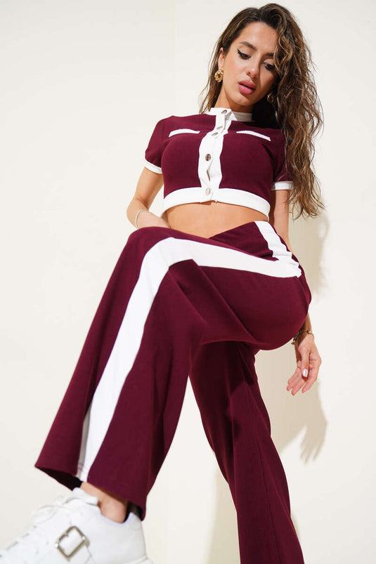 Ensemble deux pièces bordeaux : débardeur court à manches courtes et boutons métalliques