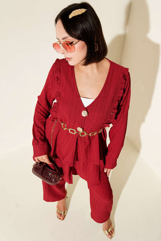 Completo due pezzi increspato con bottoni in metallo, bordeaux