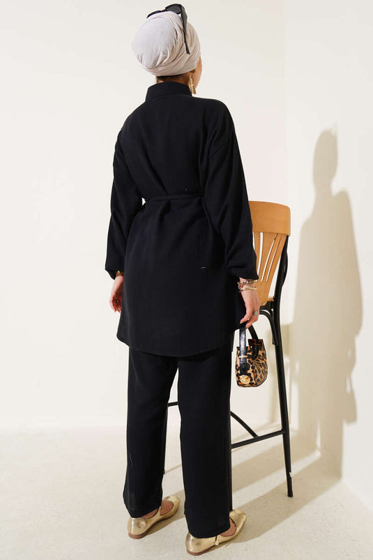 Completo due pezzi in mussola con bottoni in metallo, nero